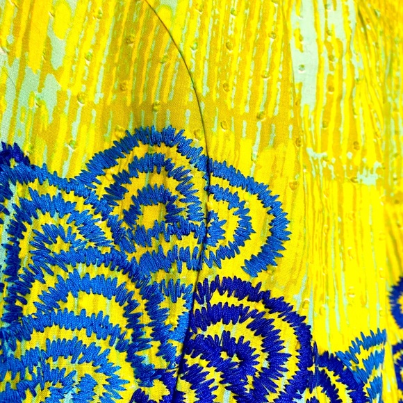 Sleeveless kneelength bright texture pattern dress - Picture 2 of 3